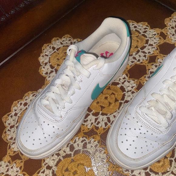 Nike low court vision trainers - Picture 3 of 5